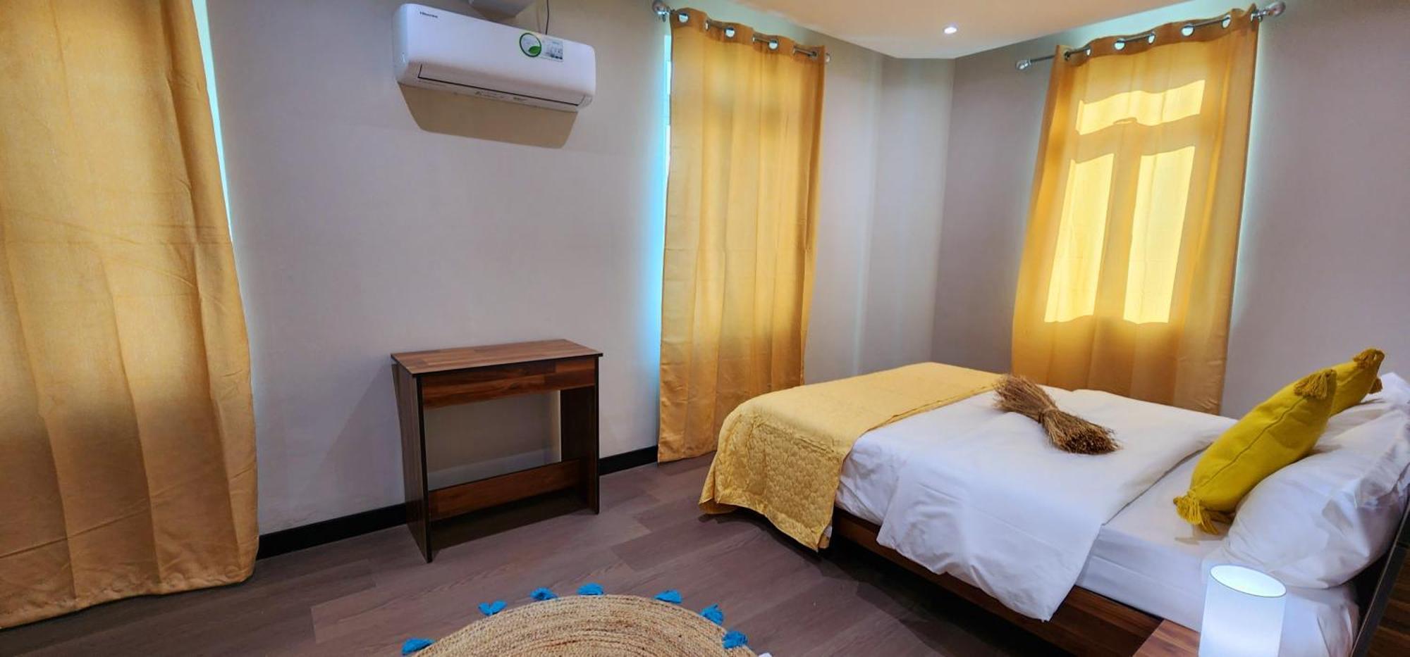 Phoenix Beach Apartments Sea View Flic-en-Flacq Zewnętrze zdjęcie